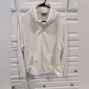 Eddie Bauer XL women’s quarter button pullover with kangaroo pocket